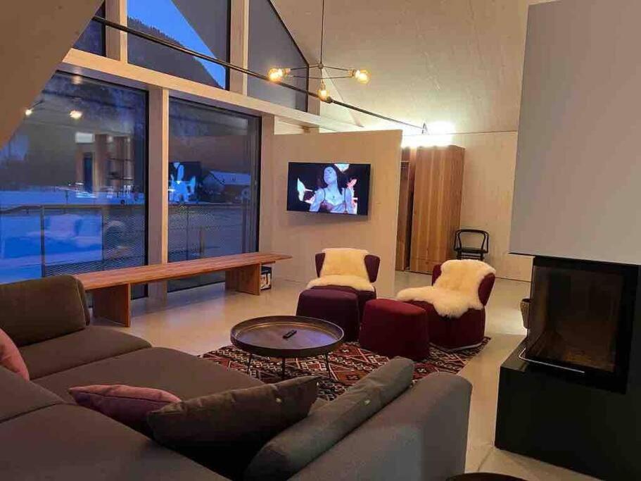 Urban Alpine Penthouse With Lake View Maurach  Eksteriør billede