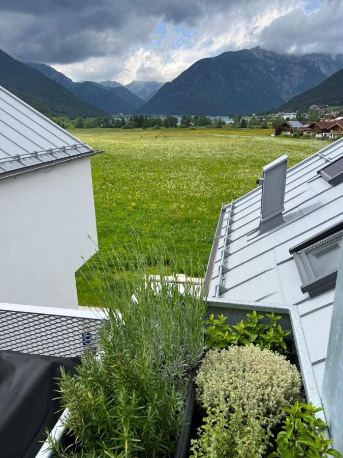 Urban Alpine Penthouse With Lake View Maurach  Eksteriør billede